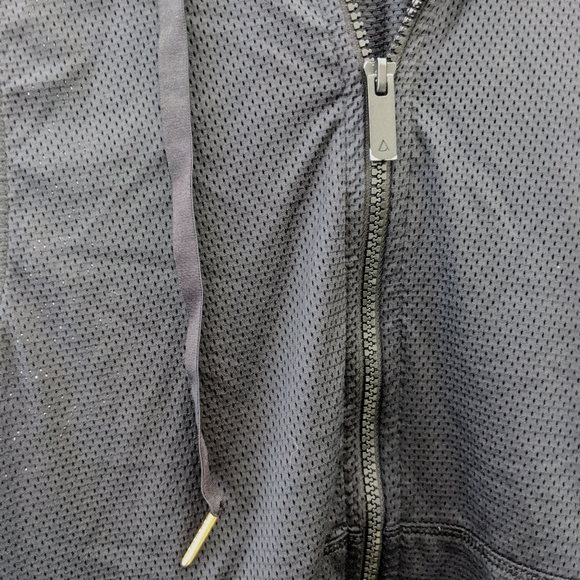 3/$20 Alala All Star Vest in Black - Picture 12 of 15